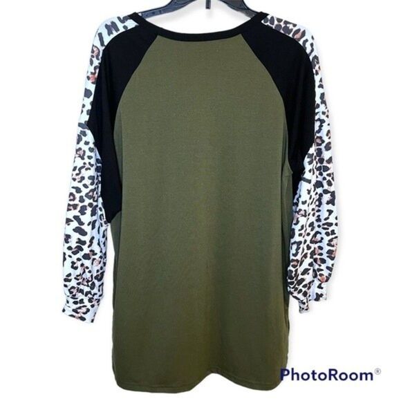 Women's Leopard Print Colorblock Long Sleeve Tunic Top Size Medium - Picture 3 of 7